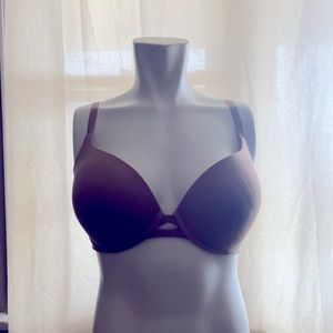 Victoria secret perfect shape light push up. 32 DDD